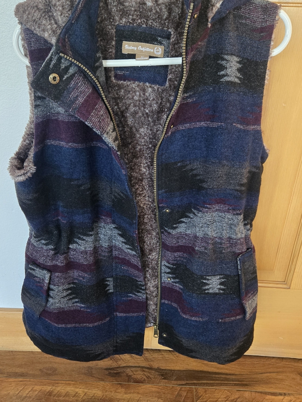 Cozy Women's Sherpa-Lined Patterned Vest in Blue & Purple